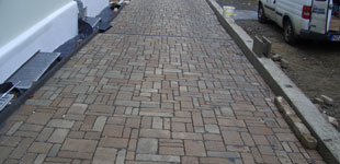 Pflasterarbeiten Villa in Bad Harzburg / sehr alt wirkendes Pflaster, passend zum Stil der Villa